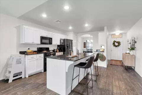 3429 E Quebec St, Broken Arrow, OK 74014 photo 8