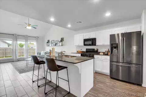 3429 E Quebec St, Broken Arrow, OK 74014 photo 7