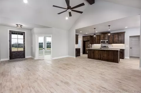 46 N Landing Loop Loop N, Mead, OK 73449 photo 4