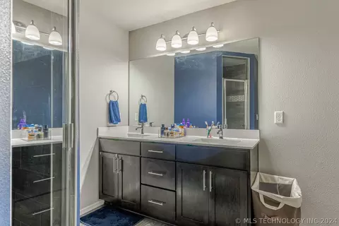 1527 E 137th Pl, Glenpool, OK 74033 photo 13