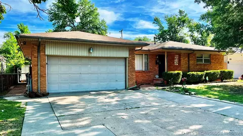 10935 E 4th Pl, Tulsa, OK 74128 photo 2