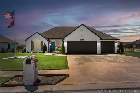 11206 S 277th East Ave, Coweta, OK 74429