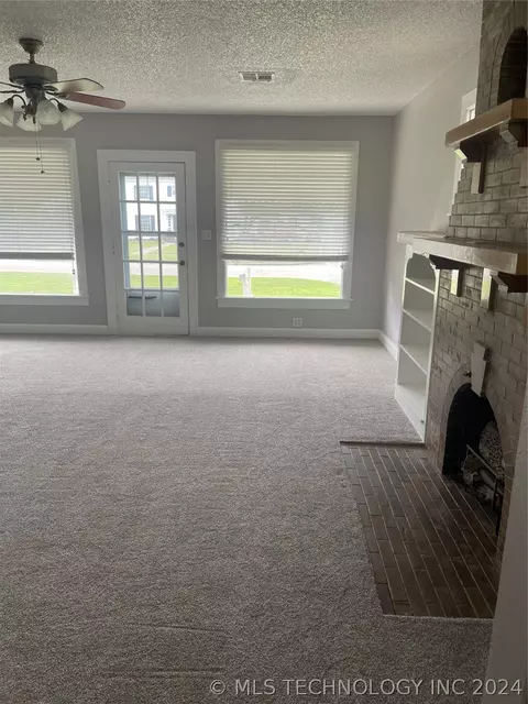 814 E Broadway Ave, Cushing, OK 74023 photo 11