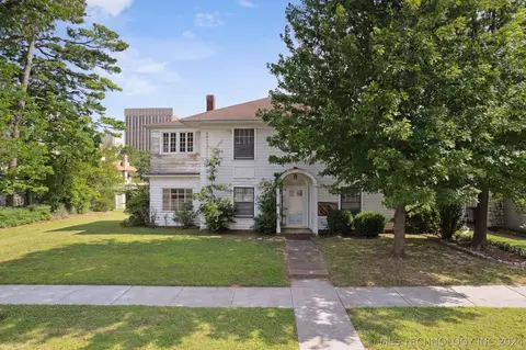 1614 E 17th Pl, Tulsa, OK 74120 photo 1