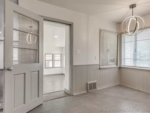 3715 E 4th Pl, Tulsa, OK 74112 photo 12