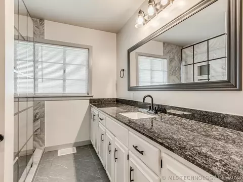 3715 E 4th Pl, Tulsa, OK 74112 photo 21