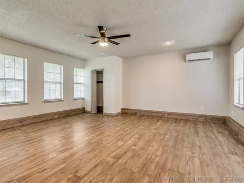 3715 E 4th Pl, Tulsa, OK 74112 photo 15