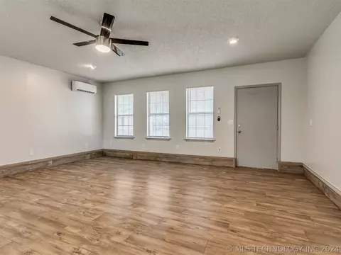 3715 E 4th Pl, Tulsa, OK 74112 photo 16