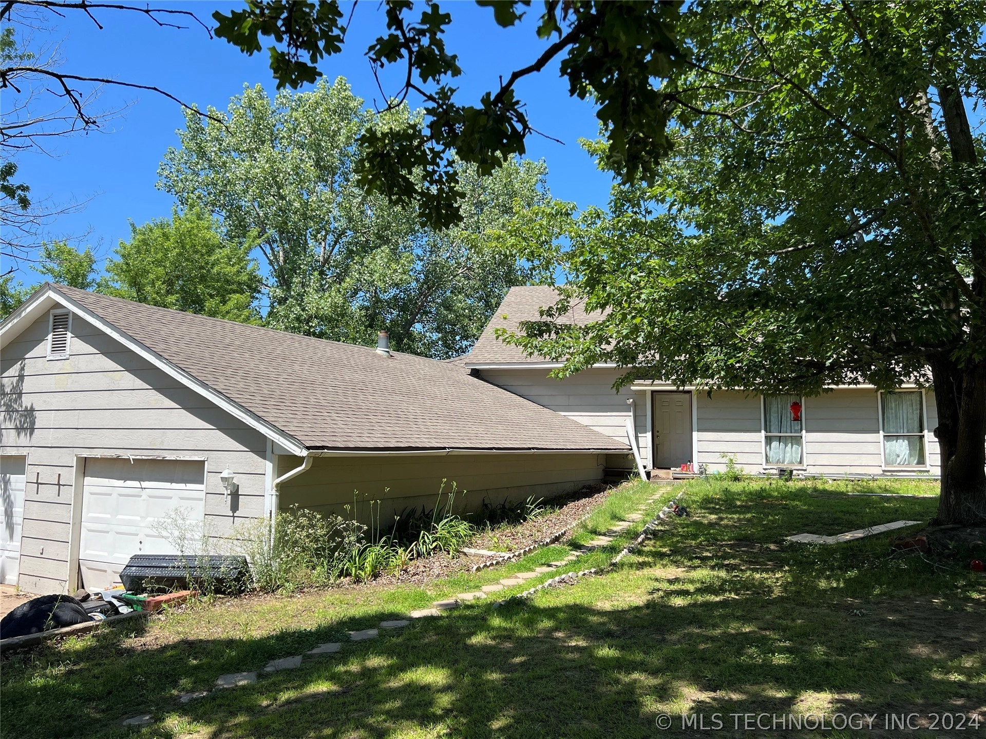 1068 Remuda Dr  