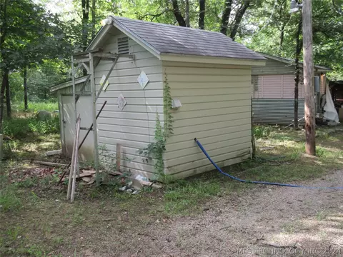 379 County Line Rd E, Eufaula, OK 74432 photo 3