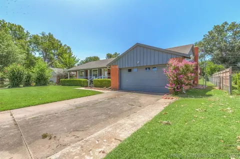 4620 E 56th Pl, Tulsa, OK 74135 photo 3