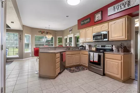 101 E Indianapolis St, Broken Arrow, OK 74012 photo 16