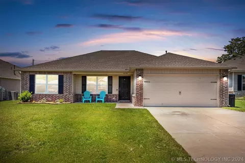 14124 S 298th East Ave, Coweta, OK 74429