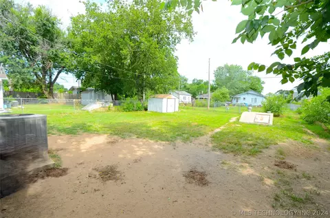 1122 E Maple St, Cushing, OK 74023 photo 11
