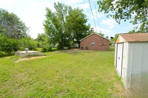 1122 E Maple St, Cushing, OK 74023 photo 12