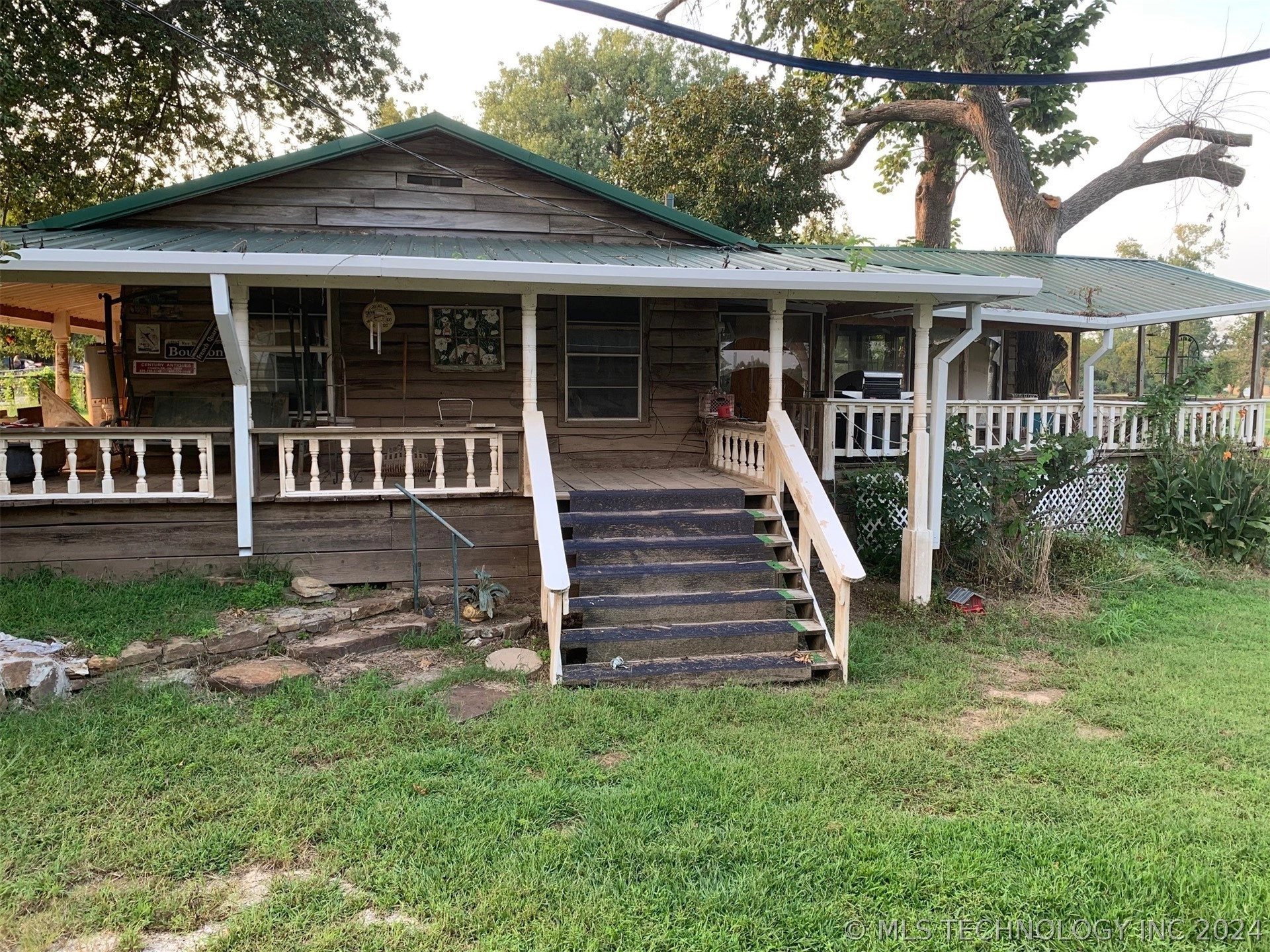 216 N Riv Rd  