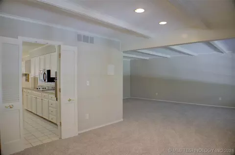 3740 E 47th St, Tulsa, OK 74135 photo 9