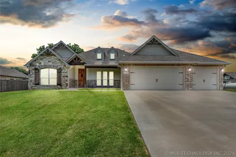 13588 S 238th East Ave, Coweta, OK 74429