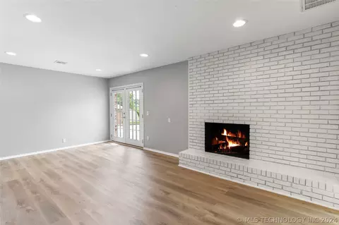 5344 E 21st St, Tulsa, OK 74114 photo 8