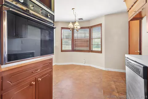 12112 E 35th St, Tulsa, OK 74146 photo 13