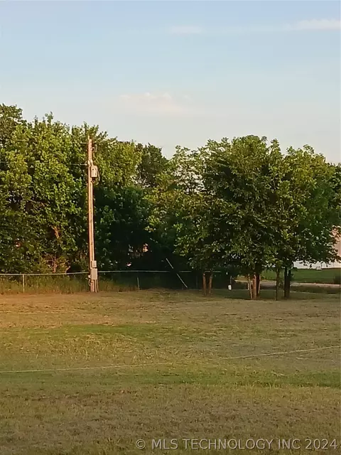 1144 Road, Checotah, OK 74426 photo 3