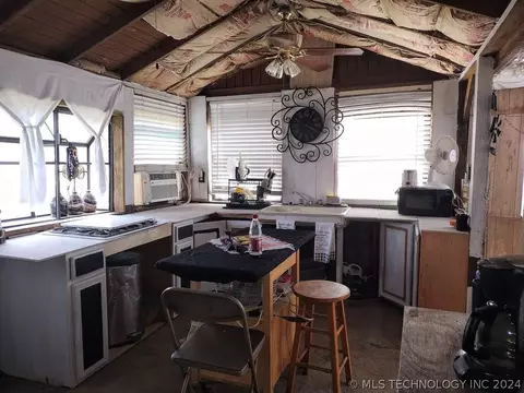 255 Dozer Bend Rd, Eufaula, OK 74432 photo 6