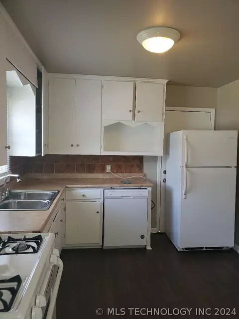 5952 E King Pl, Tulsa, OK 74115 photo 3