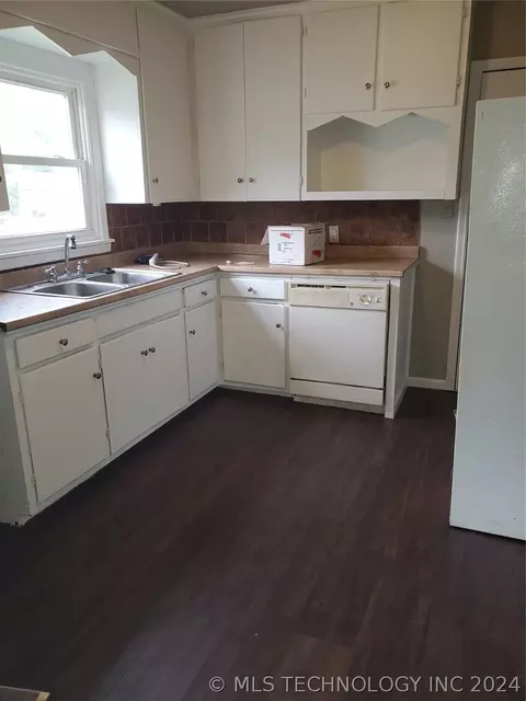 5952 E King Pl, Tulsa, OK 74115 photo 8