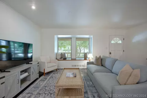 3926 E 37th Pl, Tulsa, OK 74135 photo 8