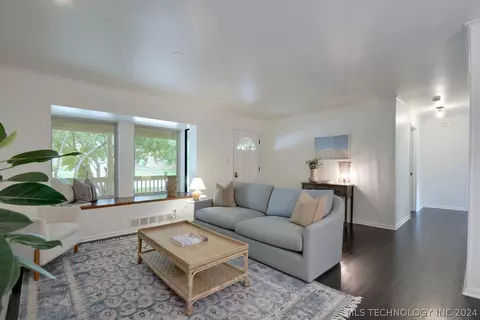3926 E 37th Pl, Tulsa, OK 74135 photo 9