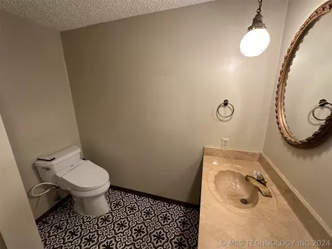 321 E Willow St, Henryetta, OK 74437 photo 10