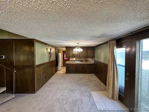 321 E Willow St, Henryetta, OK 74437 photo 4