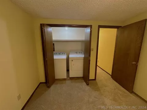 321 E Willow St, Henryetta, OK 74437 photo 11