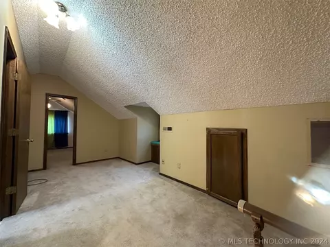 321 E Willow St, Henryetta, OK 74437 photo 13