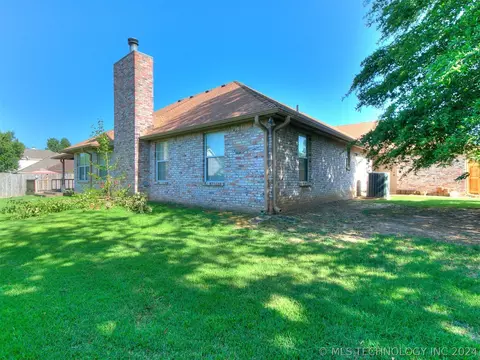6400 E Commercial St, Broken Arrow, OK 74014 photo 5