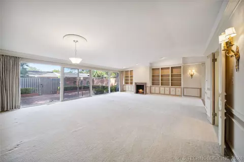 2120 E 60th Street J2, Tulsa, OK 74105 photo 5