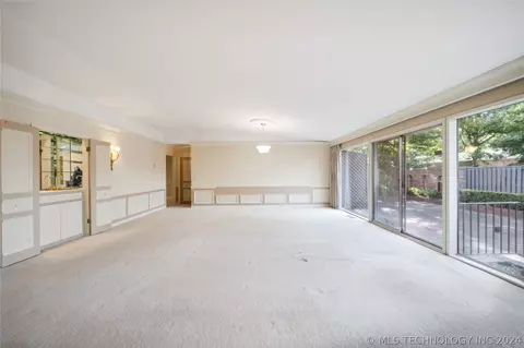 2120 E 60th Street J2, Tulsa, OK 74105 photo 9