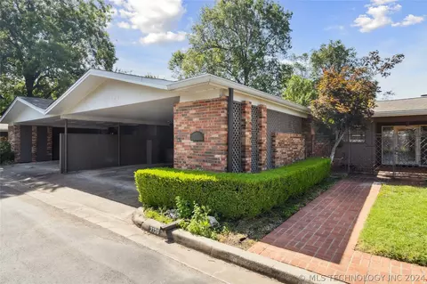 2120 E 60th Street J2, Tulsa, OK 74105 photo 2