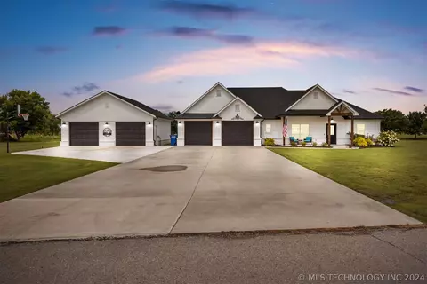 107 Stonegate Dr, Pryor, OK 74361