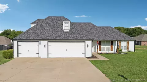 14222 S 221st East Ave, Coweta, OK 74429