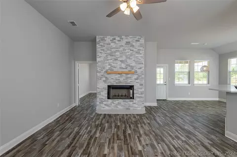 106 8th Ave, Colbert, OK 74733 photo 9