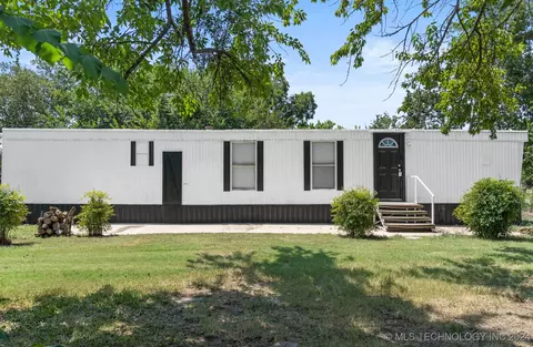 415 Russell St, Caddo, OK 74729