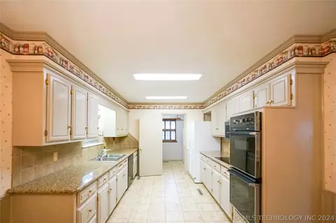 2413 Timber Ter, Ada, OK 74820 photo 12