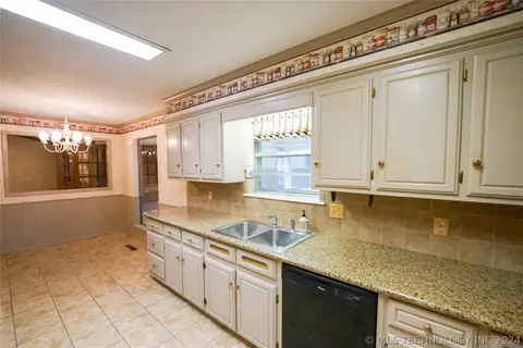2413 Timber Ter, Ada, OK 74820 photo 15