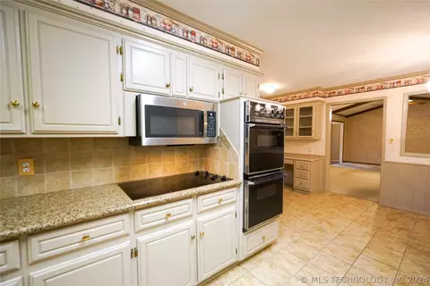 2413 Timber Ter, Ada, OK 74820 photo 16