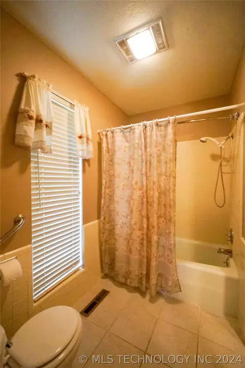 2413 Timber Ter, Ada, OK 74820 photo 26