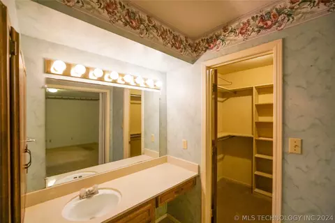 2413 Timber Ter, Ada, OK 74820 photo 33