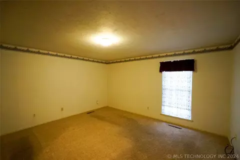 2413 Timber Ter, Ada, OK 74820 photo 32