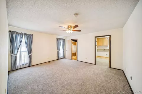 8732 E 39th St, Tulsa, OK 74145 photo 13
