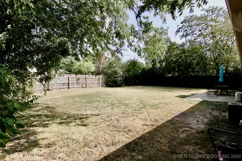 8277 E 34th St, Tulsa, OK 74145 photo 18